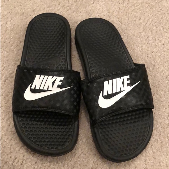 sandal slip on nike